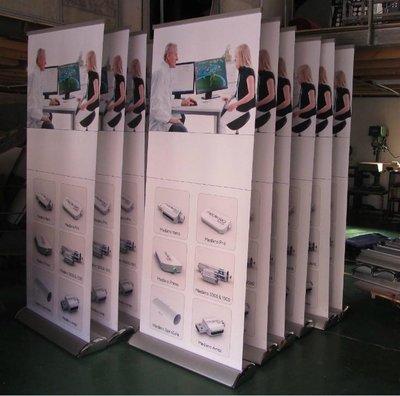 西安廣告制作服務 易拉寶、水滴易拉寶、展架、拉網立屏噴繪一站式解決方案